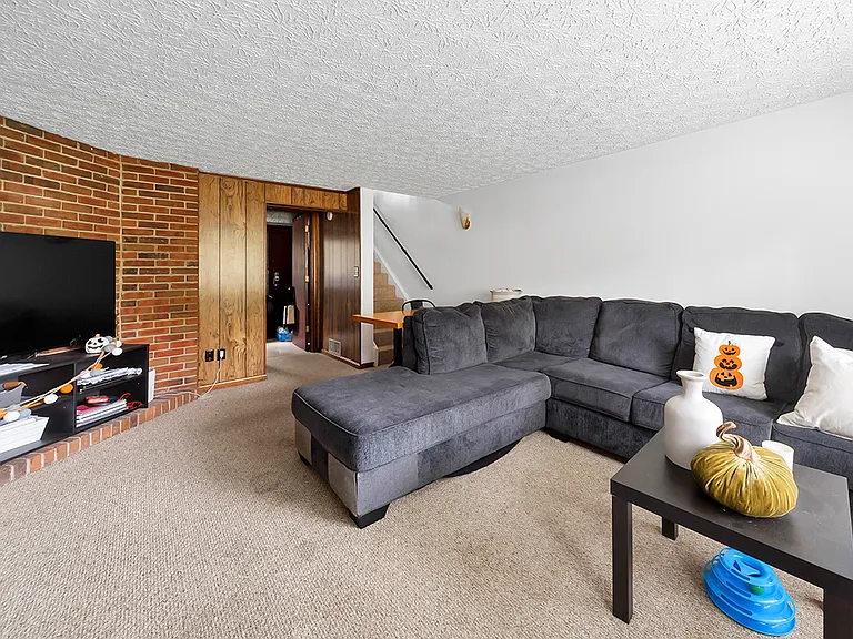 136 Ravenna St #138 — Photo 15