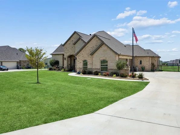 135 Stanford Ln, Springtown, TX 76082