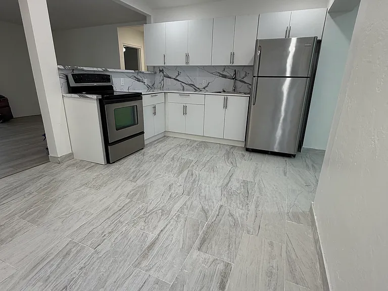 1916 Wilson St — Photo 11