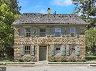 27 E Main St, Strasburg, PA 17579