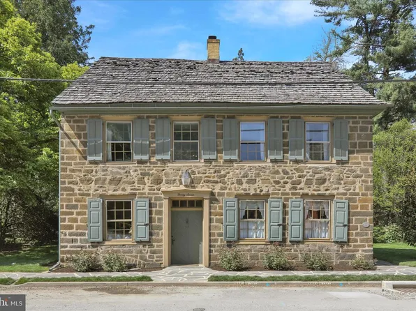 27 E Main St, Strasburg, PA 17579