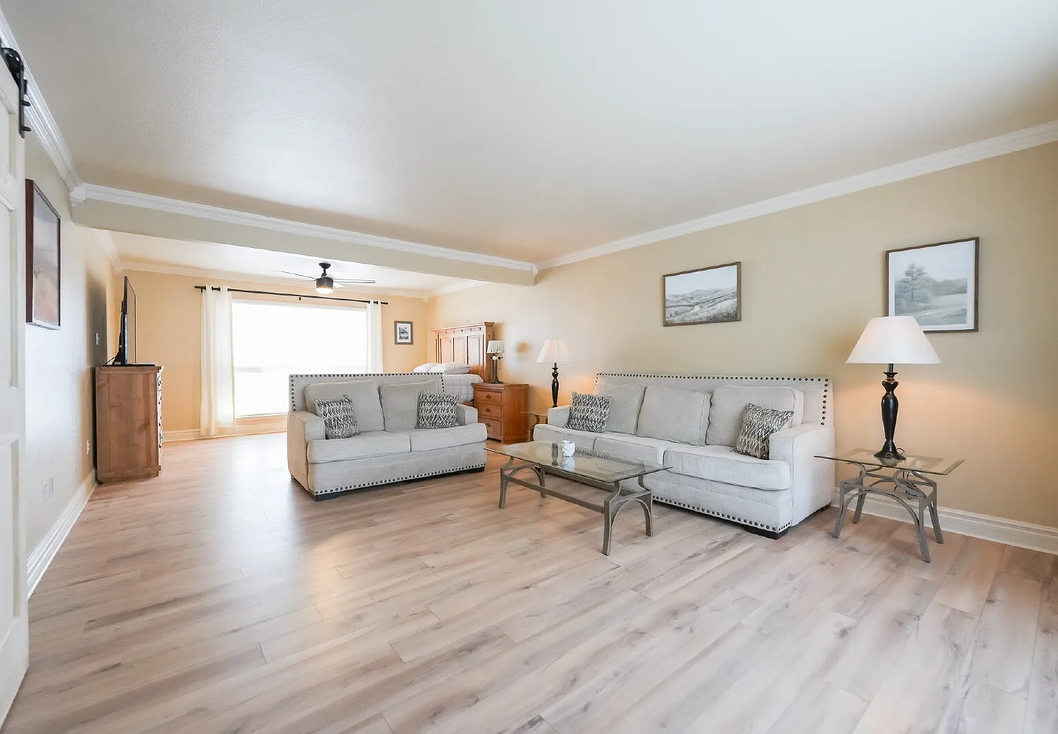 1 bed, $900 — Photo 1
