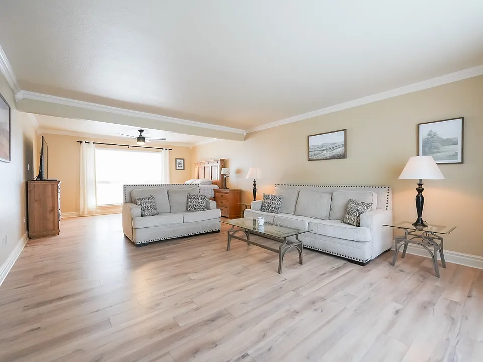 2115 Tesoro Pl