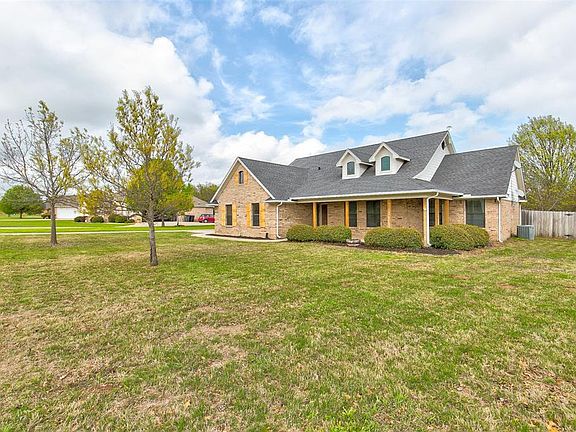 3rd image of 125 Sun Valley Ln