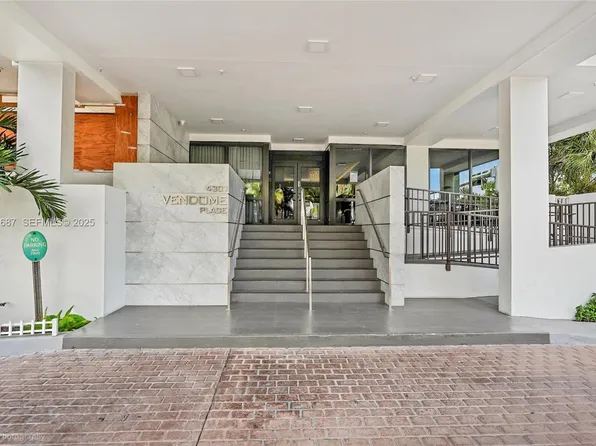 4301 Collins Ave APT 803, Miami Beach, FL 33140