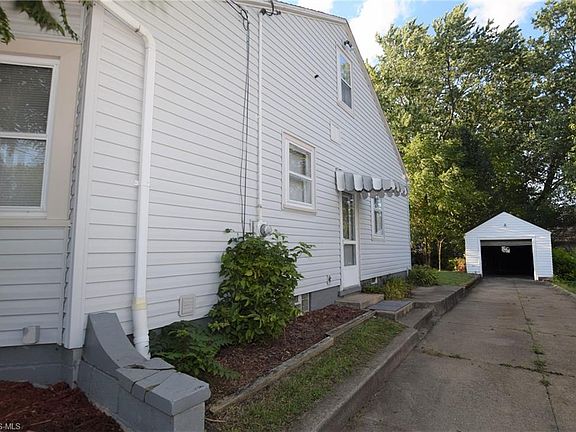 3rd image of 1633 Wildon Ave