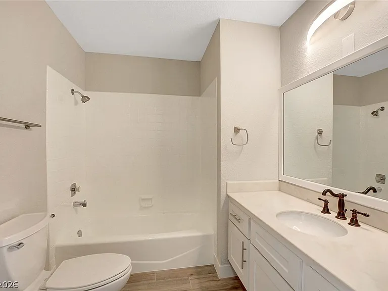 1784 Crest Ave — Photo 11