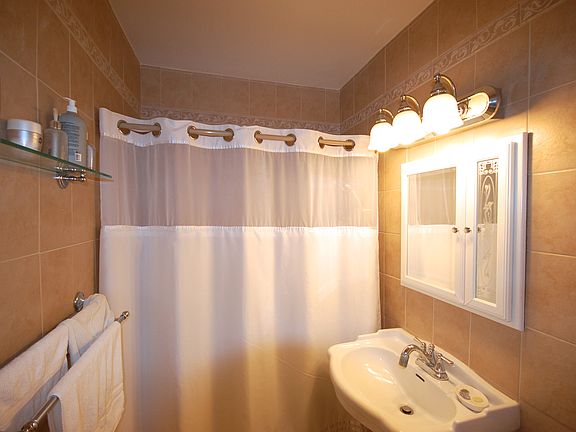 5th image of 2400 Johnson Ave APT 2A