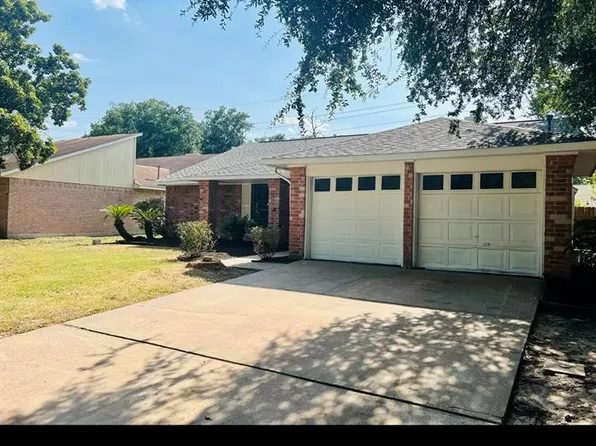 8811 Lakeside Forest Drive, Houston, TX 77088