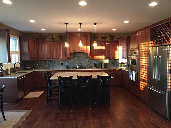 4th image of 11315 York Ct