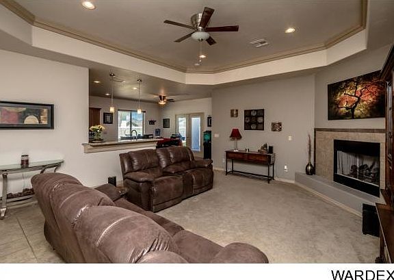 5th image of 3341 Laramie Ave