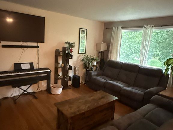 4th image of 94 Grenville Park Dr