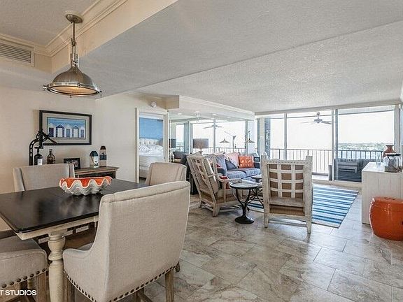 3rd image of 136 Lakeshore Drive #1111