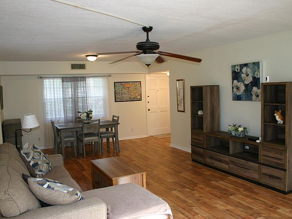 4th image of 5570 Tamberlane Circle #130