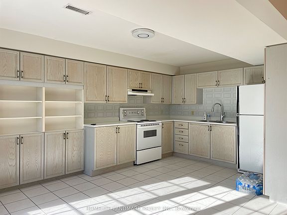 5th image of 129 Shirley Ave #Basement