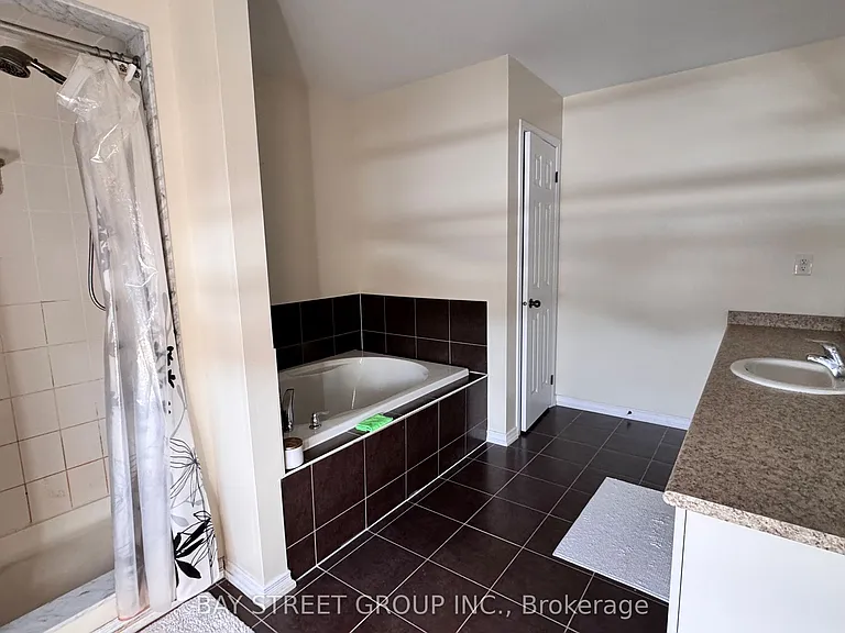 8859 Dogwood Cres #1 — Photo 5