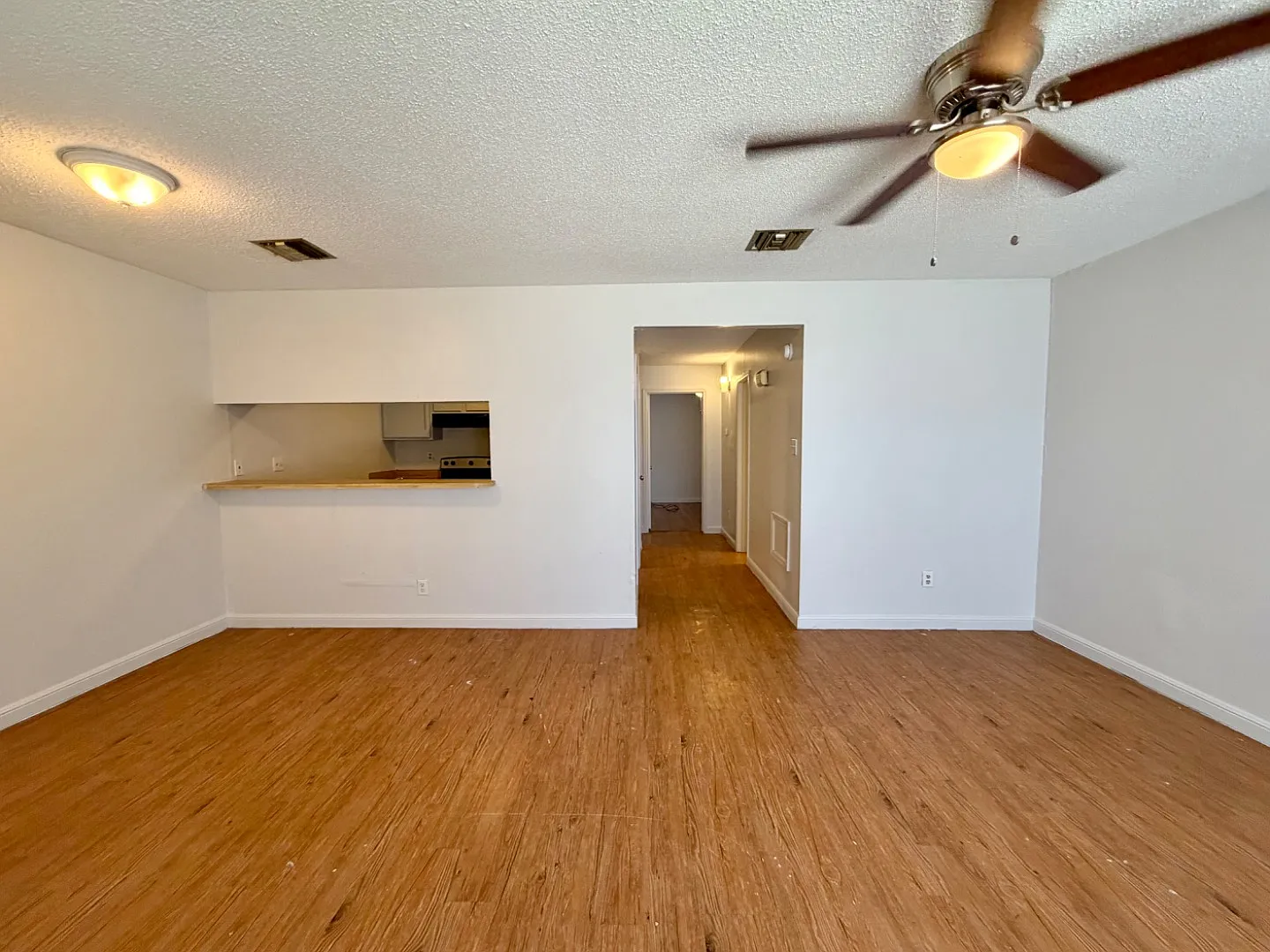 506 S Marigny Cir - Unit D — Photo 3