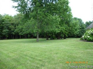 112 Regent Estate Rd, Jacksonville, IL 62650