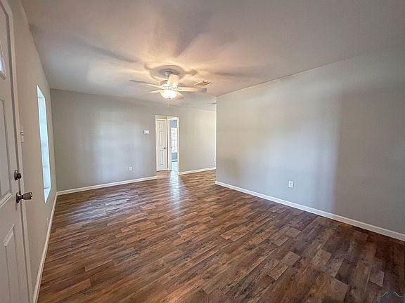 5th image of 1000 E Pinecrest Dr