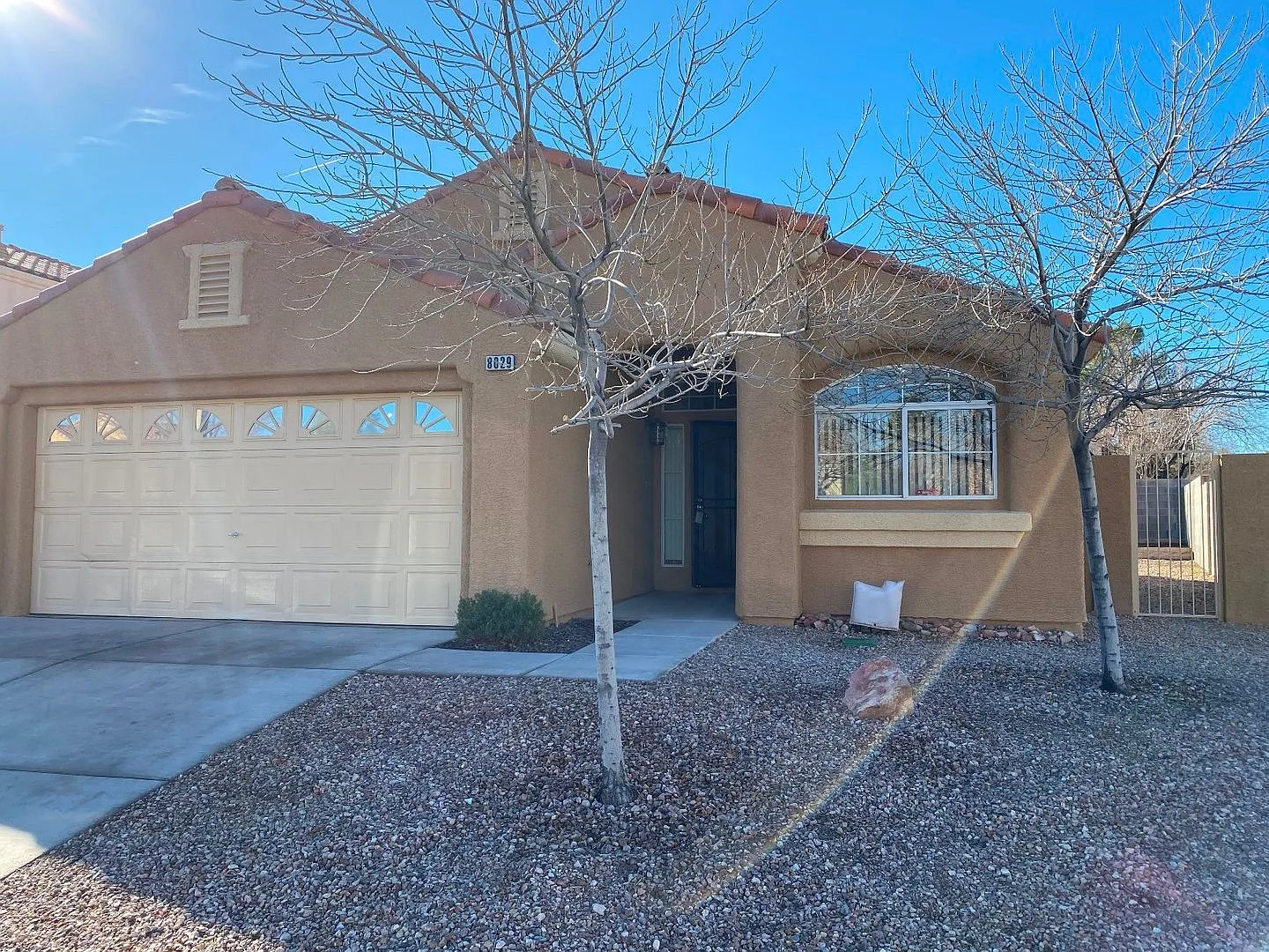 Summerlin - Single Story on Corner Lot — Photo 2