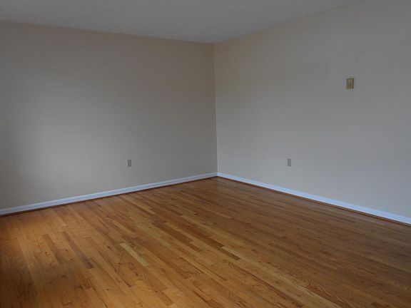 2nd image of 226 Nottoway Dr