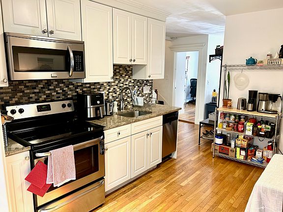 5th image of 115 Elm St Unit 2