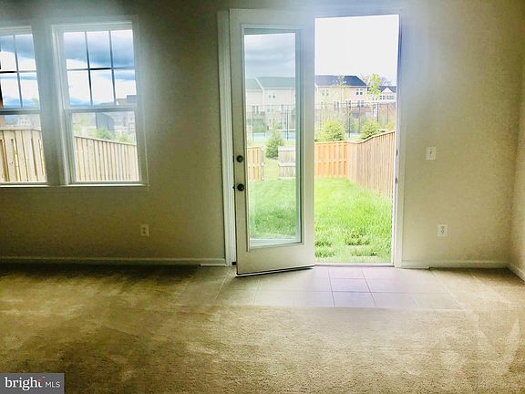 4th image of 163 Solara Dr