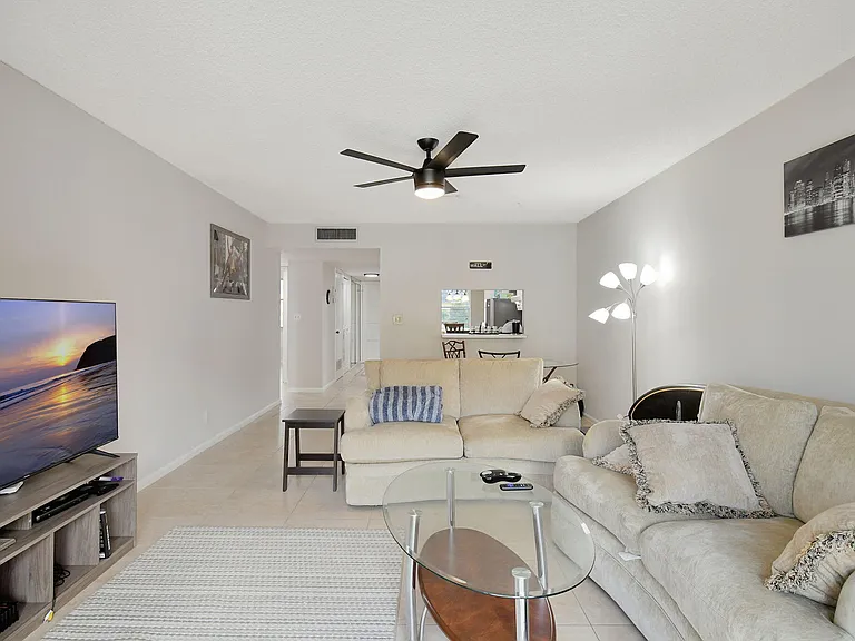 777 S Federal Hwy #202-H — Photo 13