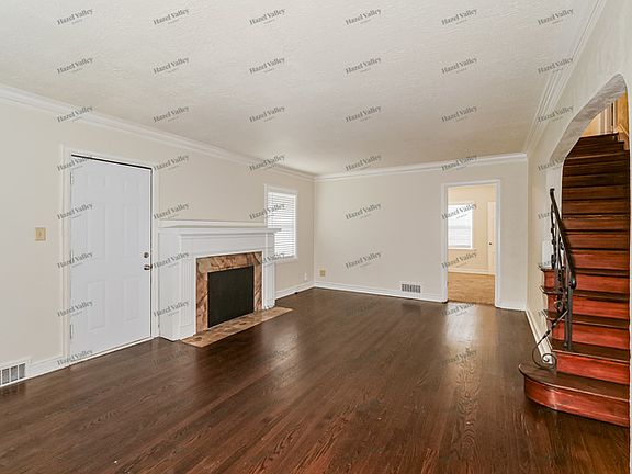 5th image of 1115 E 76th St