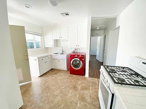 5th image of 1756 Arlington Ave