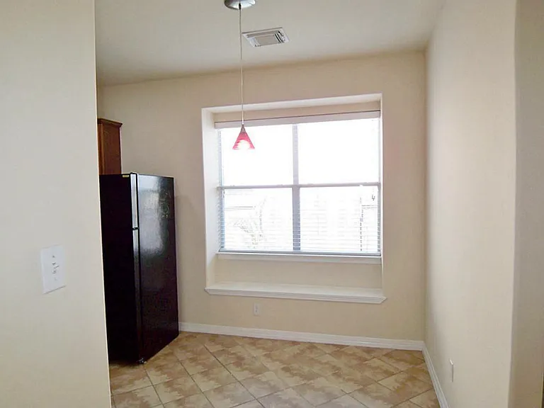 17207 Mossbriar Ln — Photo 9