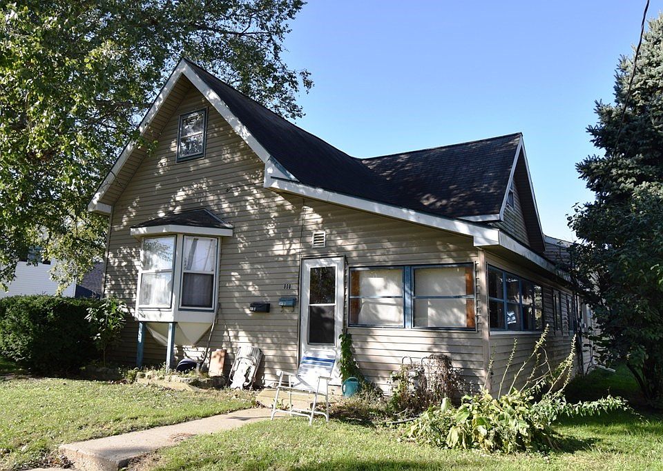 1st image of 808 S 1st St