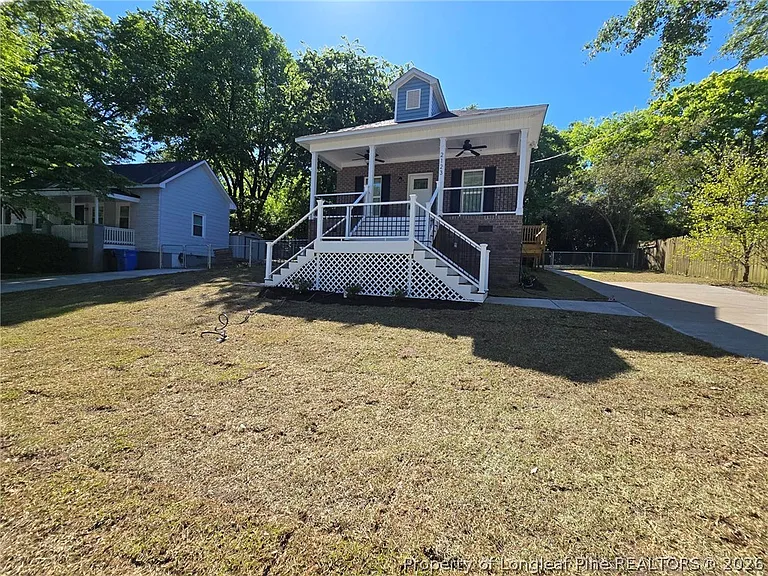 2123 Burnett Ave — Photo 5