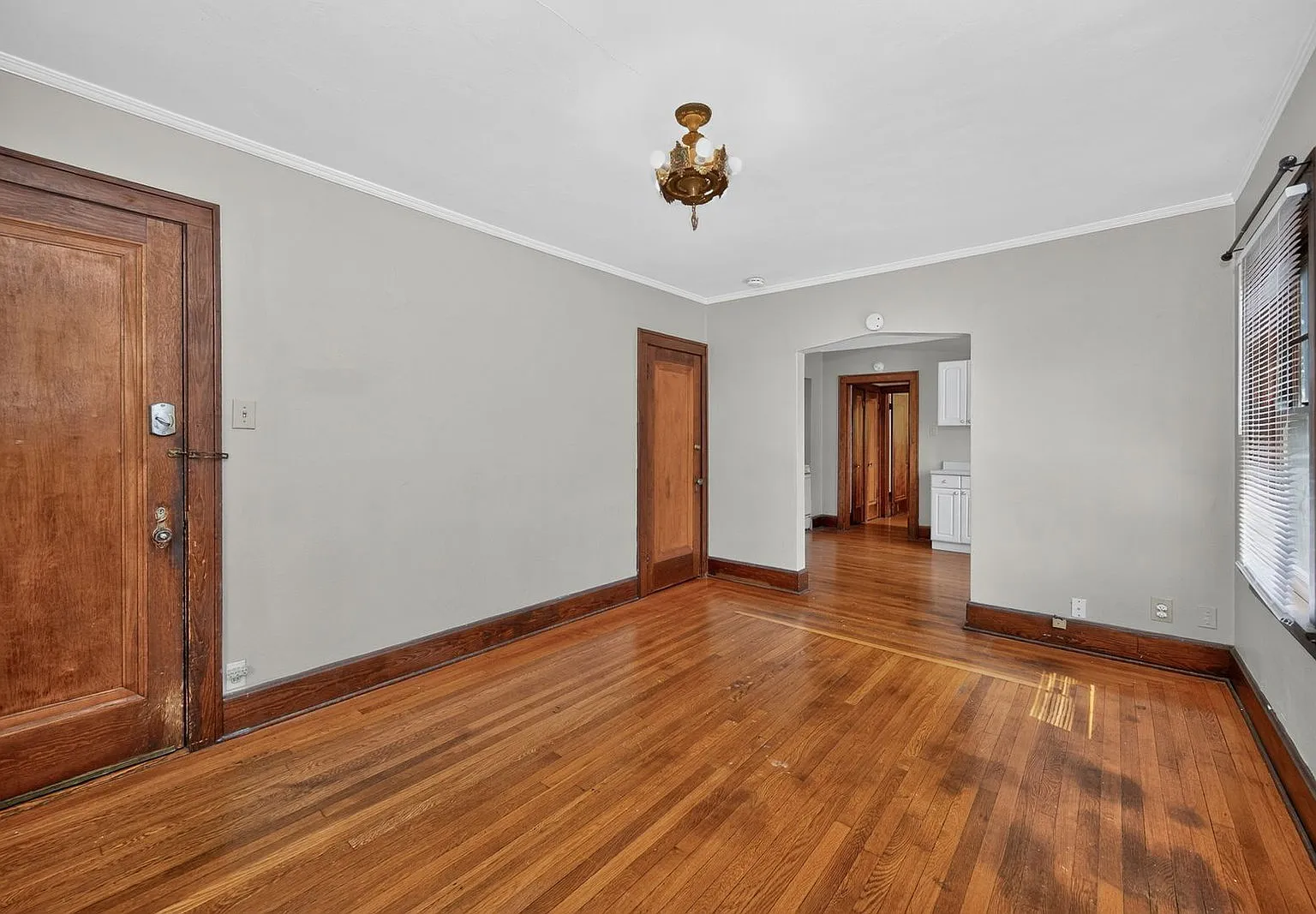 1 bed, 1.0 bath, 702 sqft, $1,095 — Photo 3