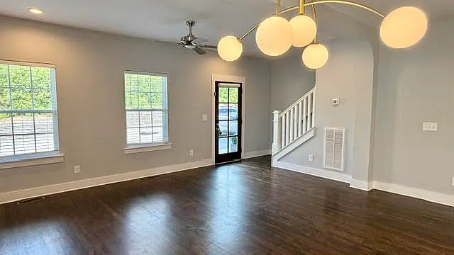 4 bed, 2.5 bath, 1813 sqft, $2,700 — Photo 4