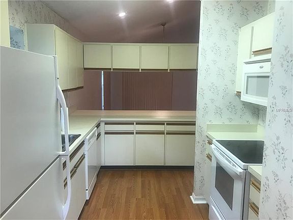 2nd image of 1128 Falcon Dr #1128