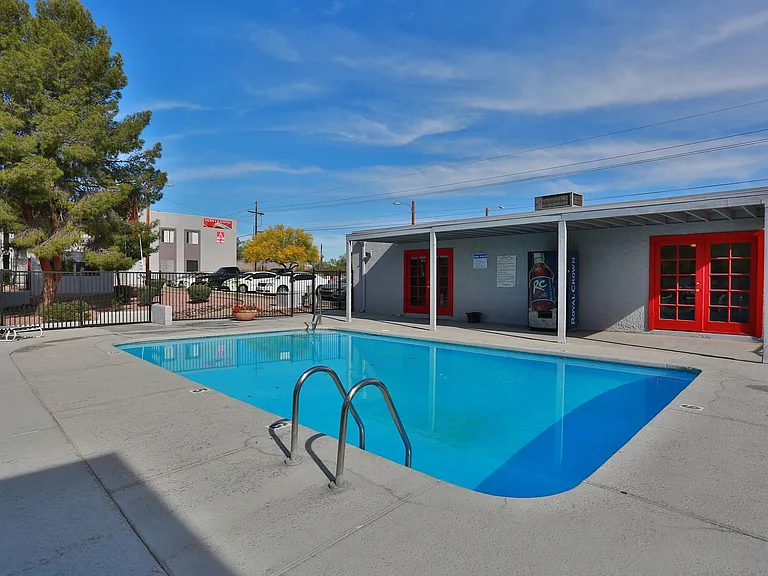 Mountain Lakes Apartments — Photo 8