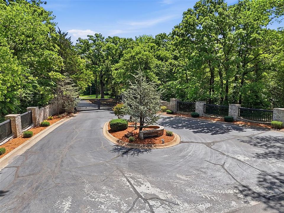 1st image of 9951 Stone Gate Dr