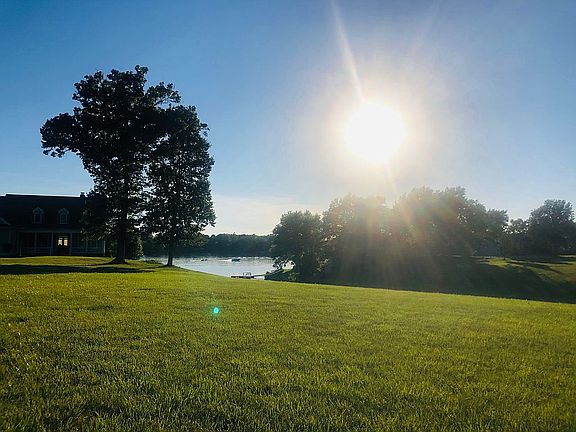 5th image of 37 Lake Vista Dr