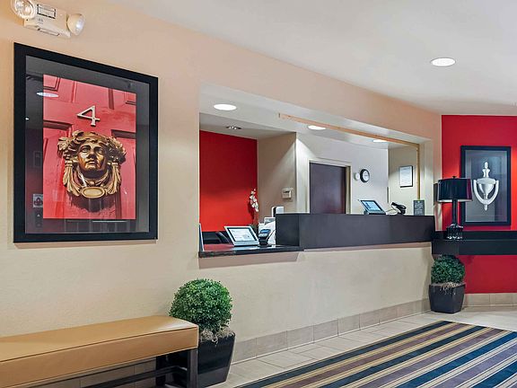 Lobby and Guest Check-in