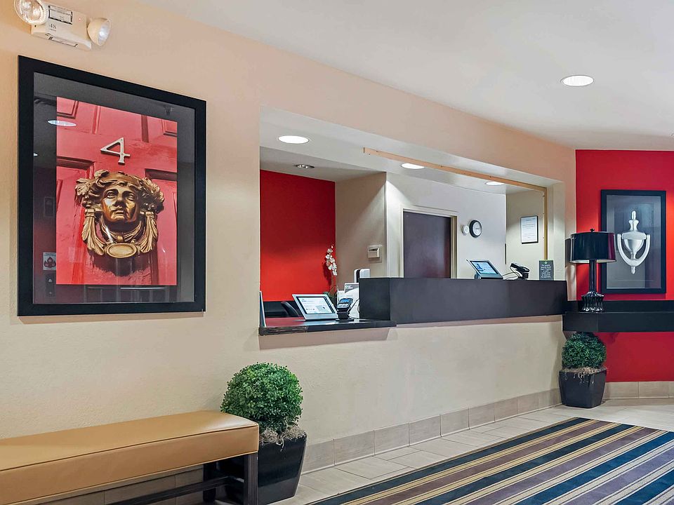 Lobby and Guest Check-in