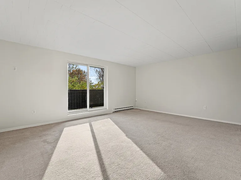 3170 Donnelly St — Photo 15