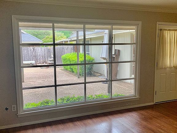 5th image of 2118 Lake James Dr