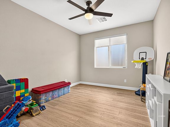 5th image of 1348 Mariposa Way