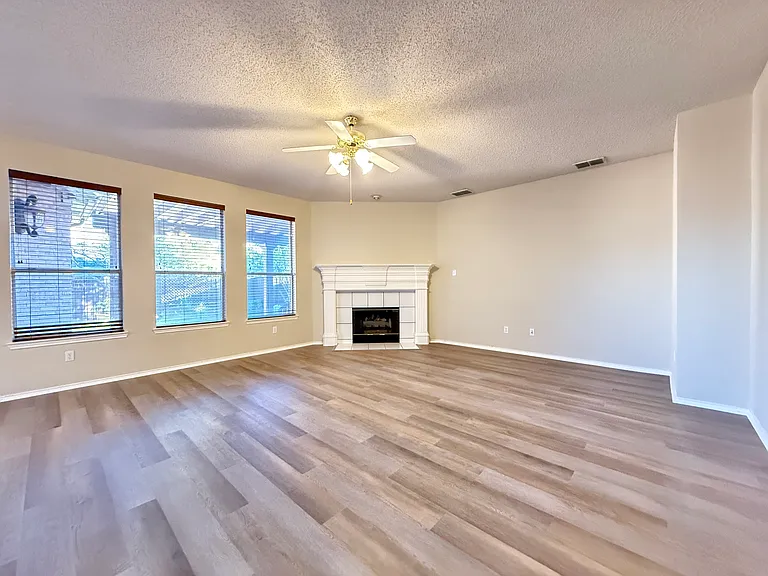 3549 Mason Dr — Photo 7