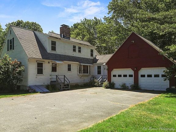 2nd image of 72 Coffin St