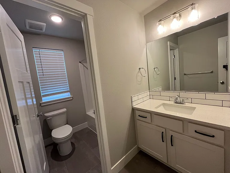 15675 NE Clackamas Ct — Photo 24