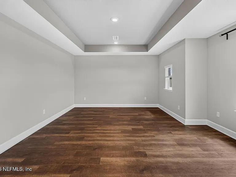 187 Beale Ave — Photo 33