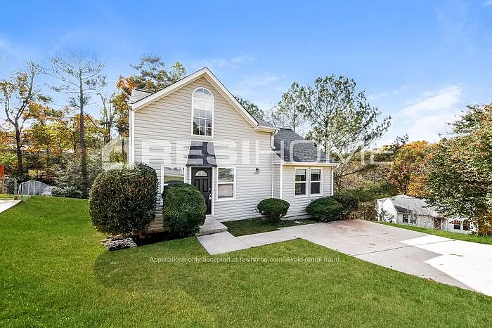 2406 Iron Horse Dr — Photo 2