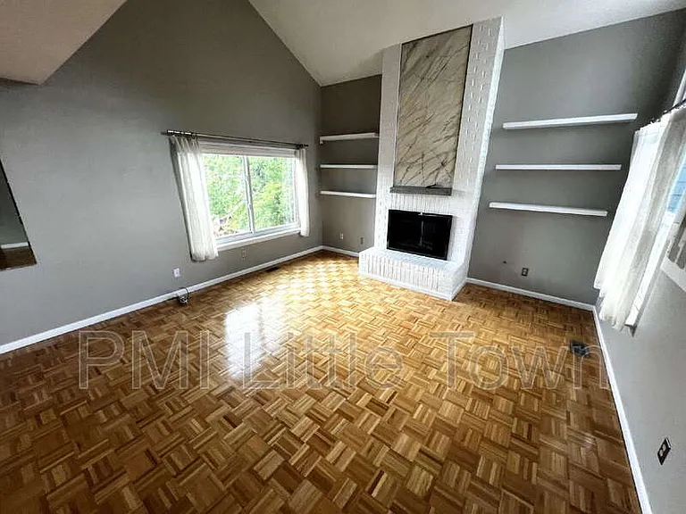 10772 W Berry Ave — Photo 8